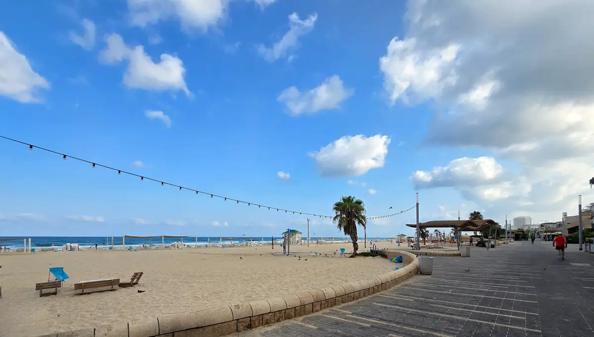 הטיילת והחוף של ראשון לציון
